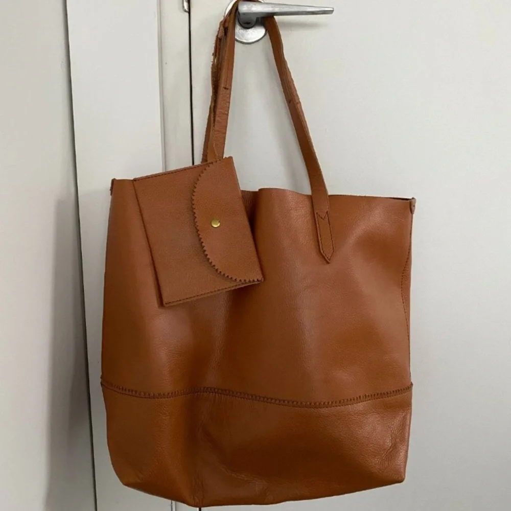 Madewell Medium Leather Tote with Pouch - Picture 1 of 5